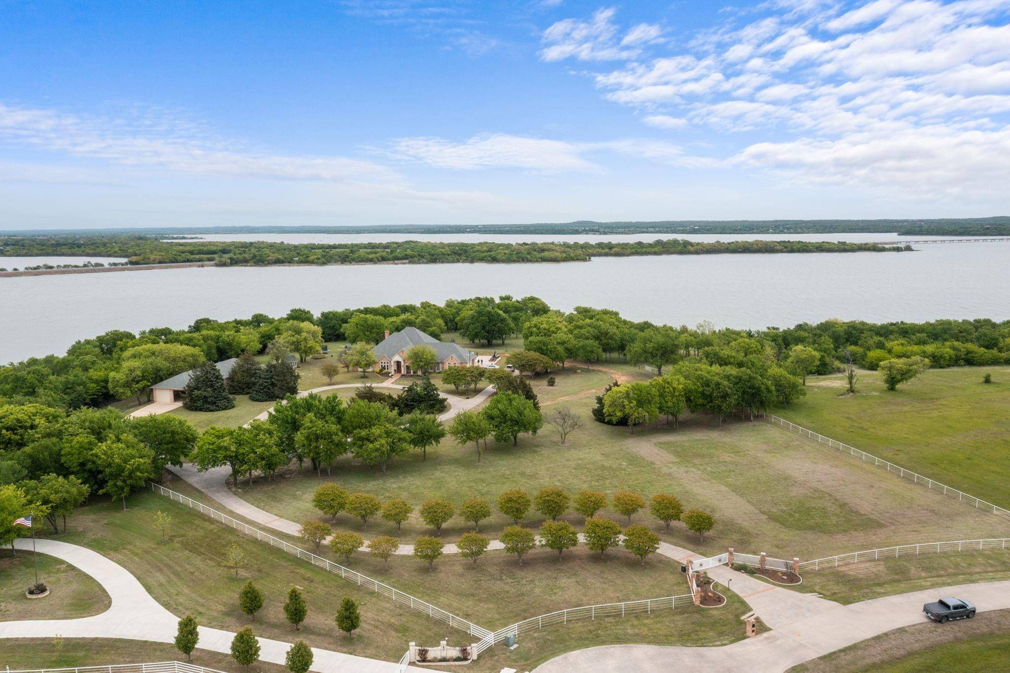 Valley View, TX 76272,208 Highpoint Circle