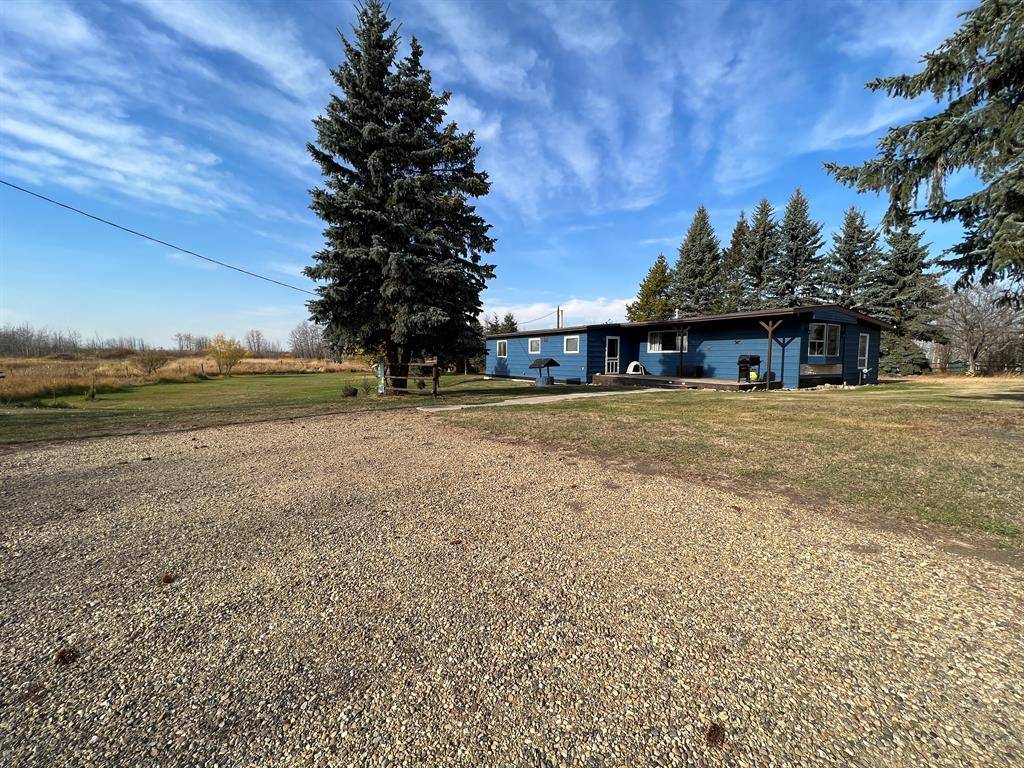 Rural Ponoka County, AB T4J 1R2,255066 Township Road 424