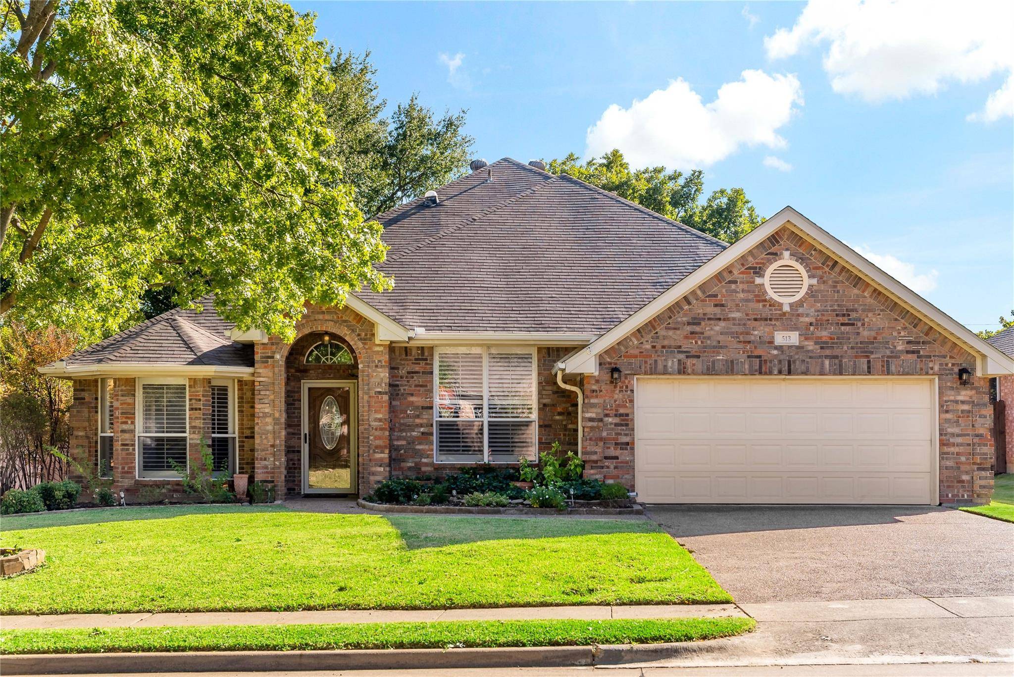 Grapevine, TX 76051,513 Coventry Drive