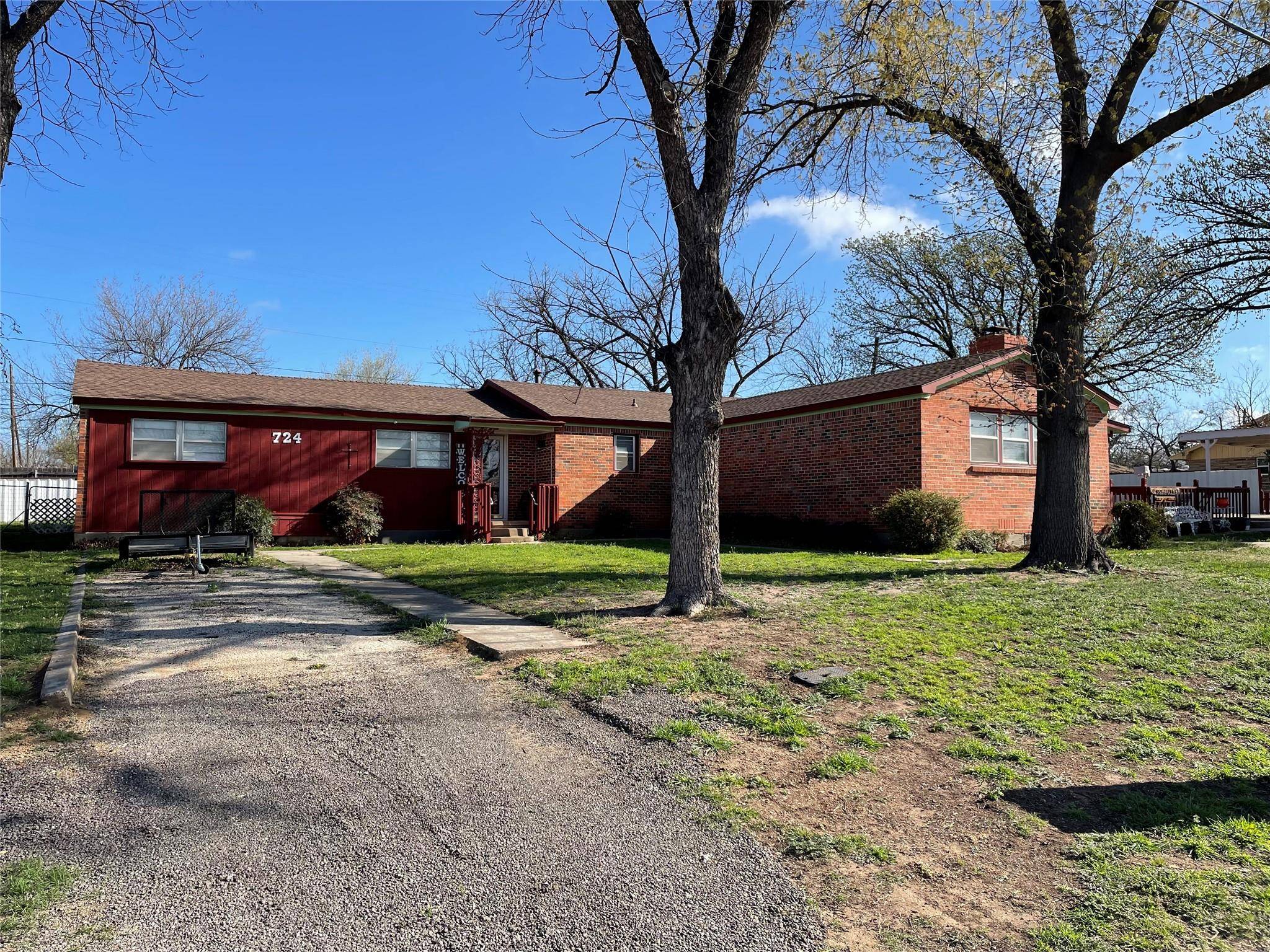 Baird, TX 79504,724 E 6th Street