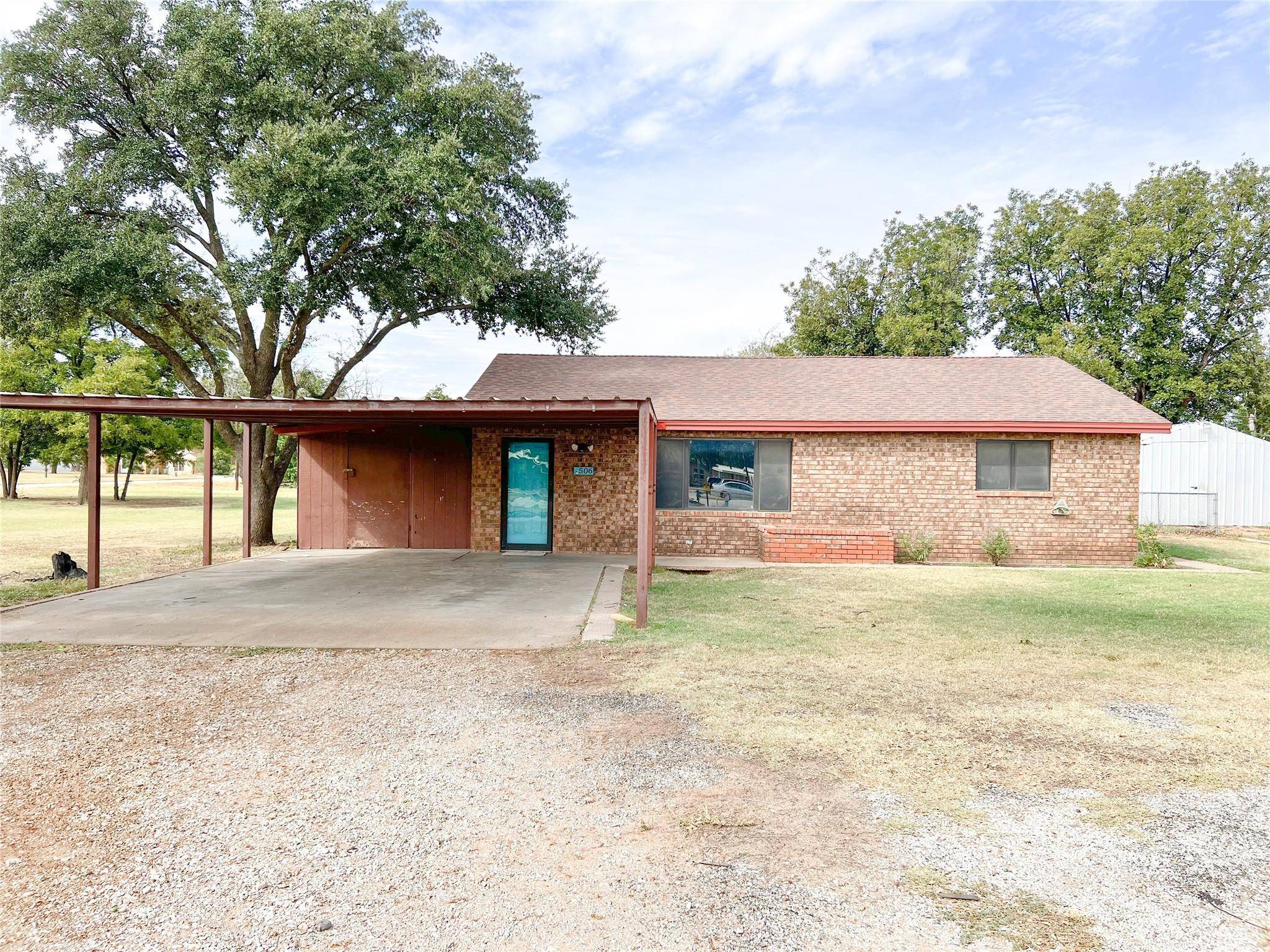 Seymour, TX 76380,506 S Stratton Street