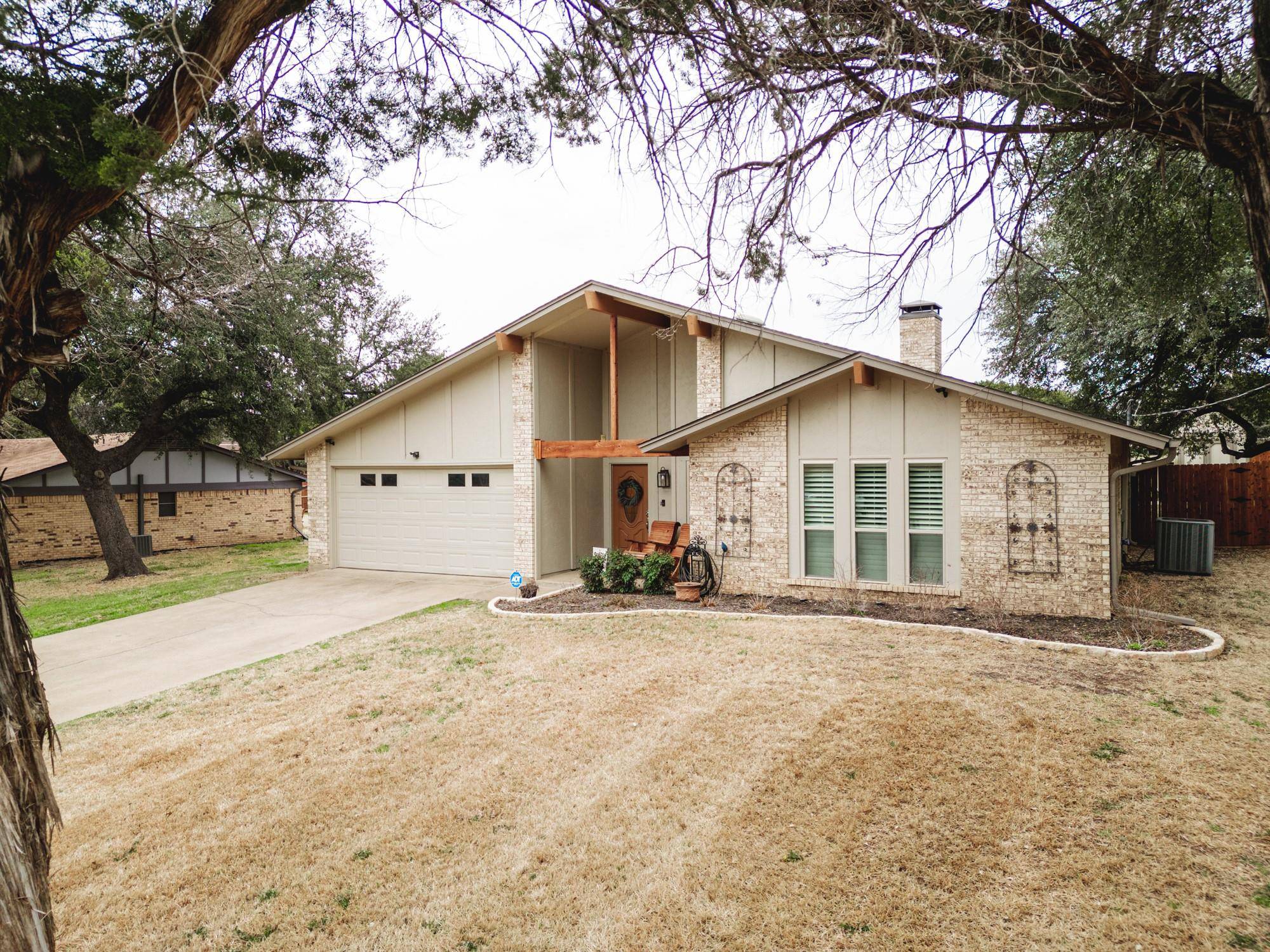 Granbury, TX 76048,905 Woodview Drive