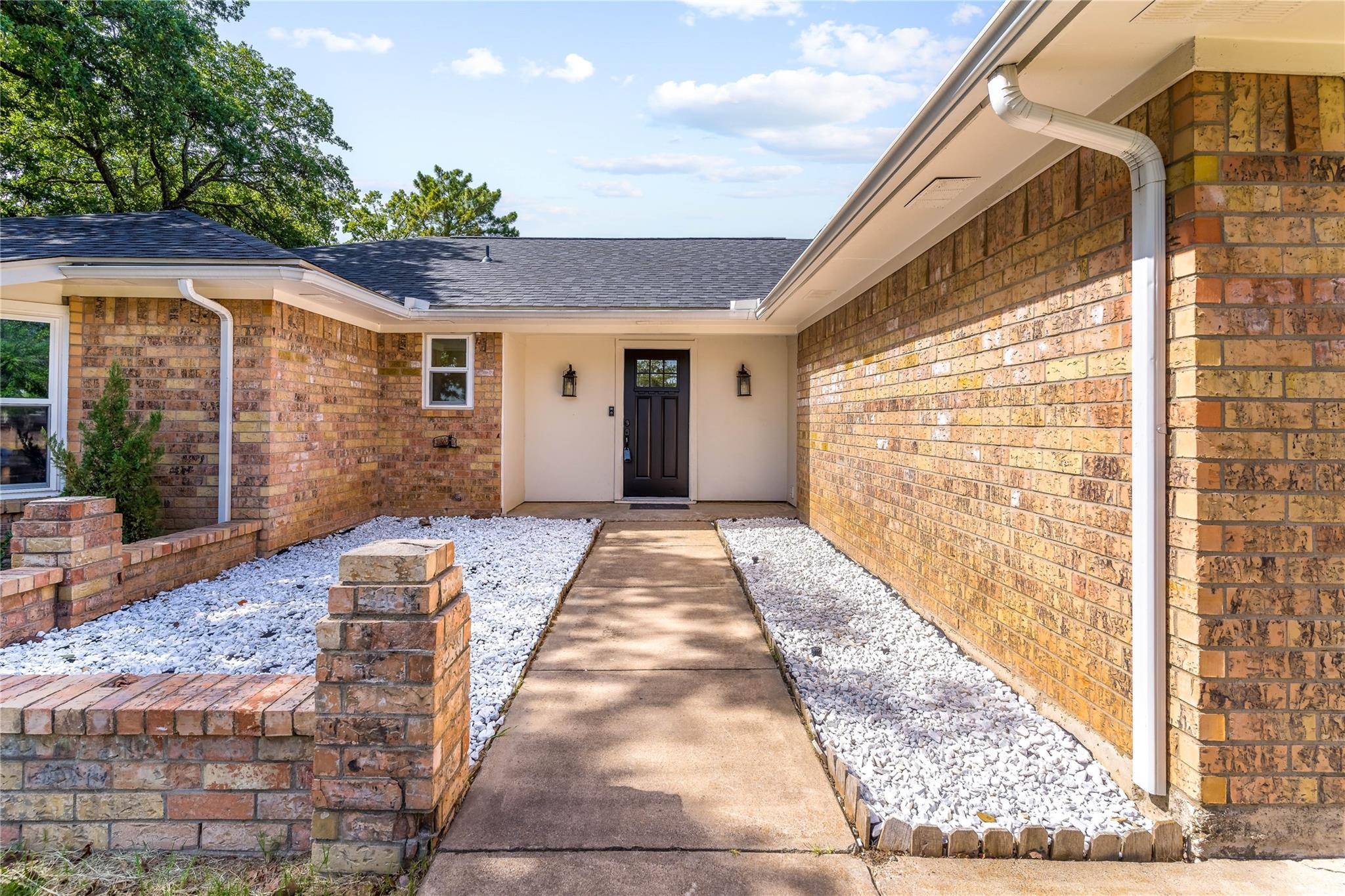 Bedford, TX 76021,604 Steeplechase Drive