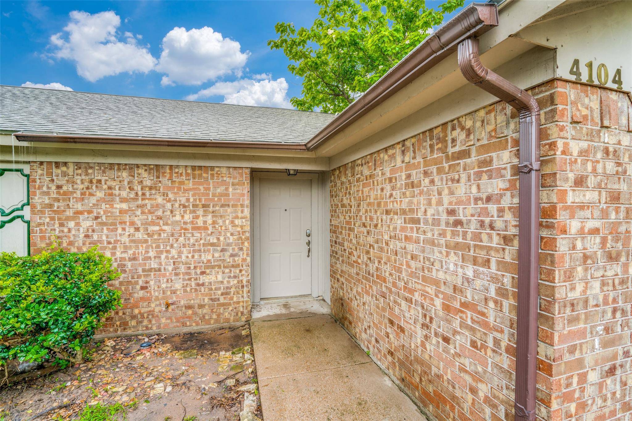 Arlington, TX 76001,4104 Willow Springs Drive