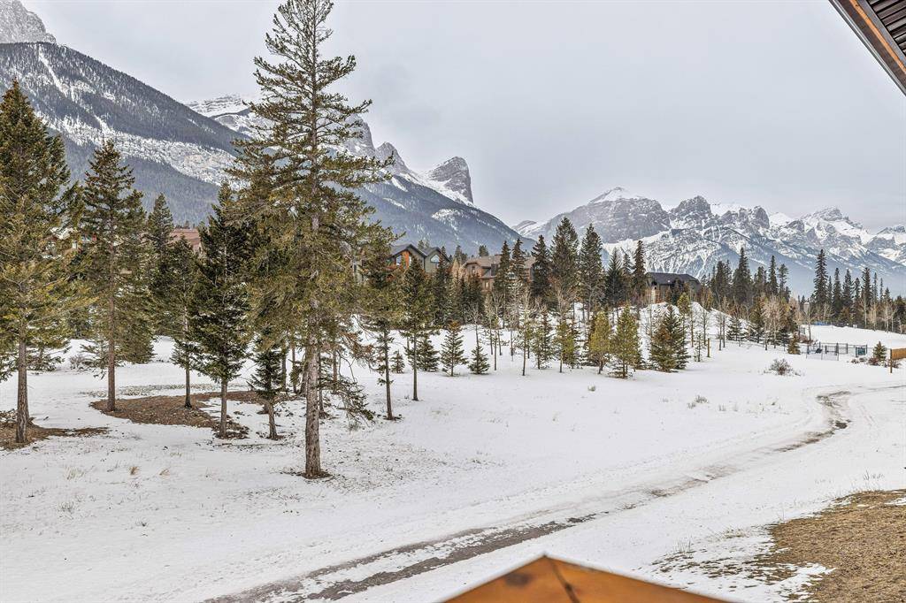 Canmore, AB t1w3l4,312 Riva PL