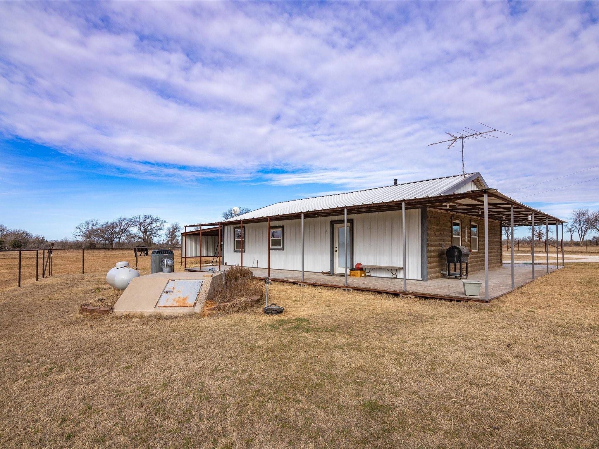 Bowie, TX 76230,533 Fruitland Road