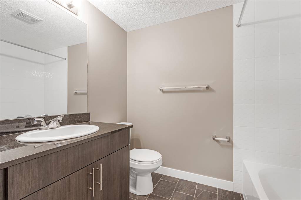 Calgary, AB T2A 4Y5,1317 27 ST SE #1410