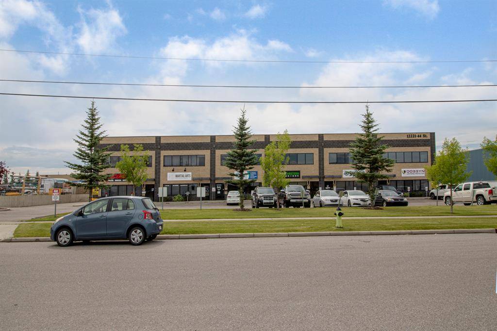 Calgary, AB T2Z4H3,12221 44 ST SE #Unit 10