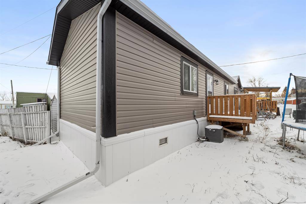 Didsbury, AB T0M0W0,1190 15 AVE #55