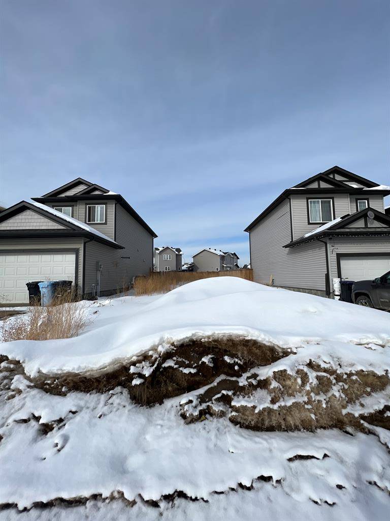 Fort Mcmurray, AB T9J 1C2,123 Athabasca CRES