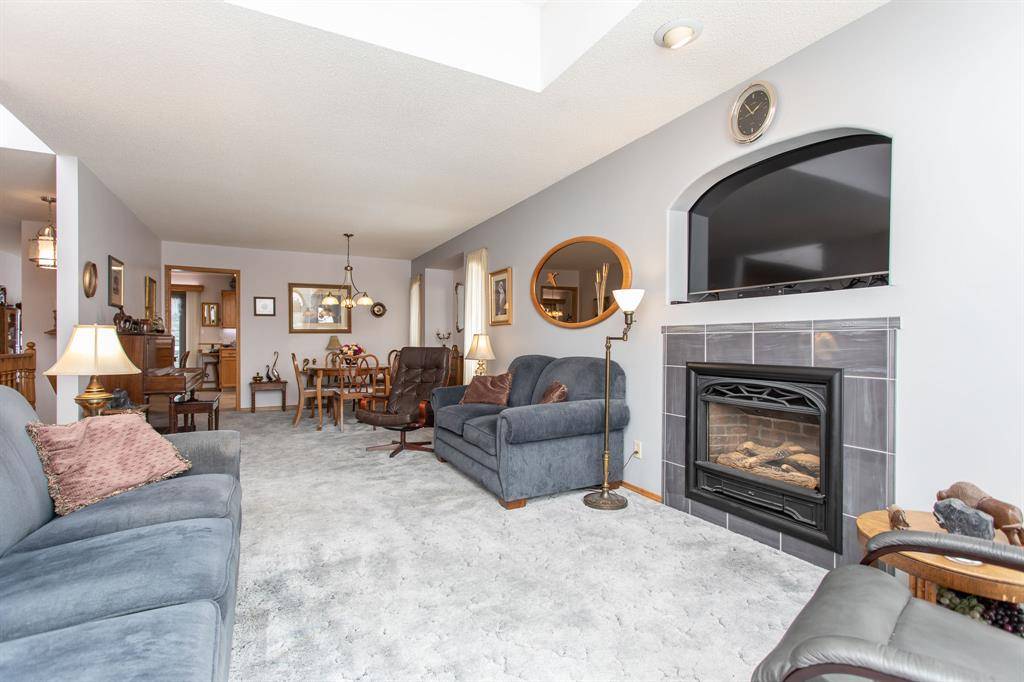 Red Deer, AB T4R 2H9,50 Eversole CRES