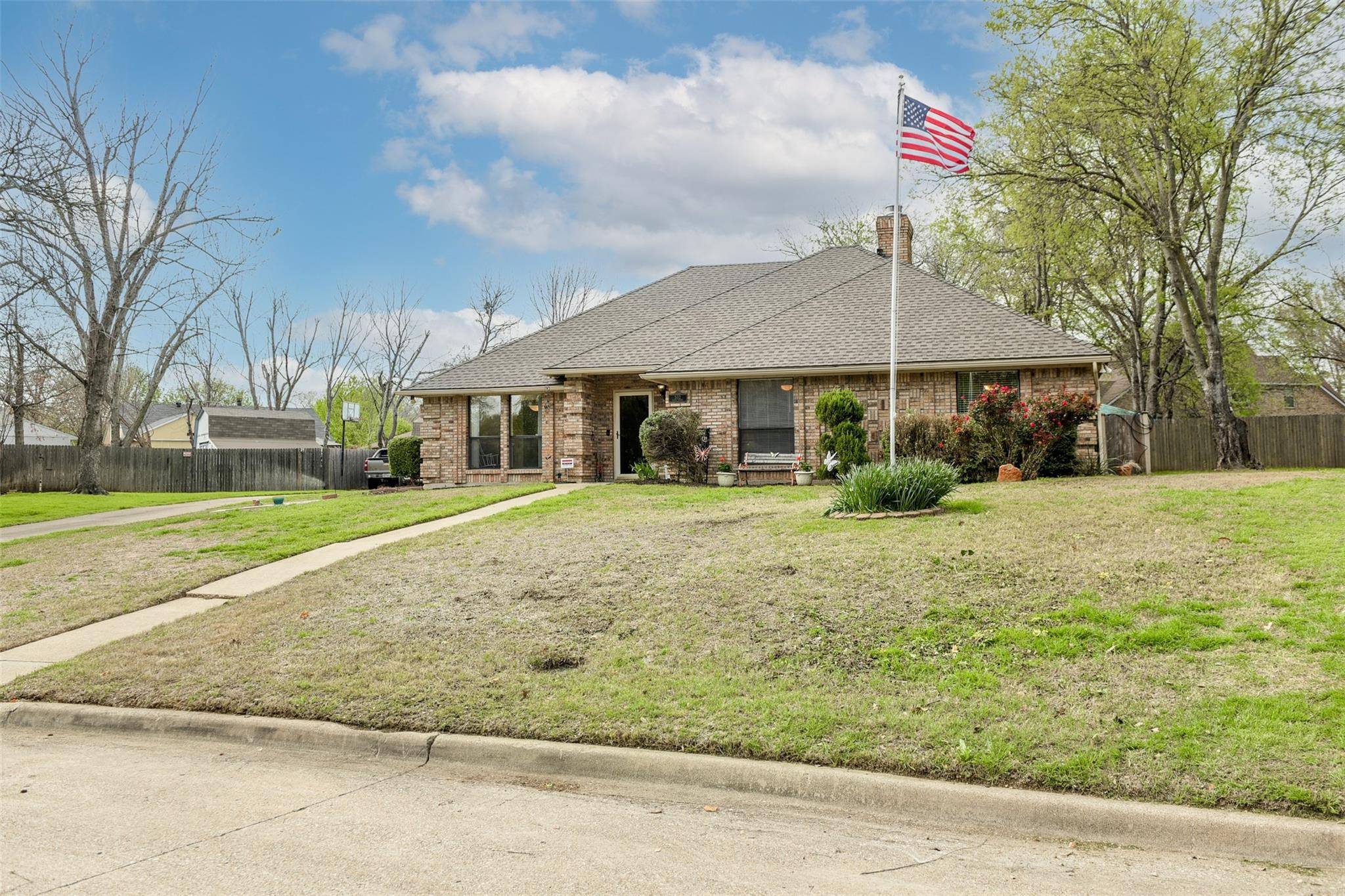 Grand Prairie, TX 75052,502 W Verde Woods Street