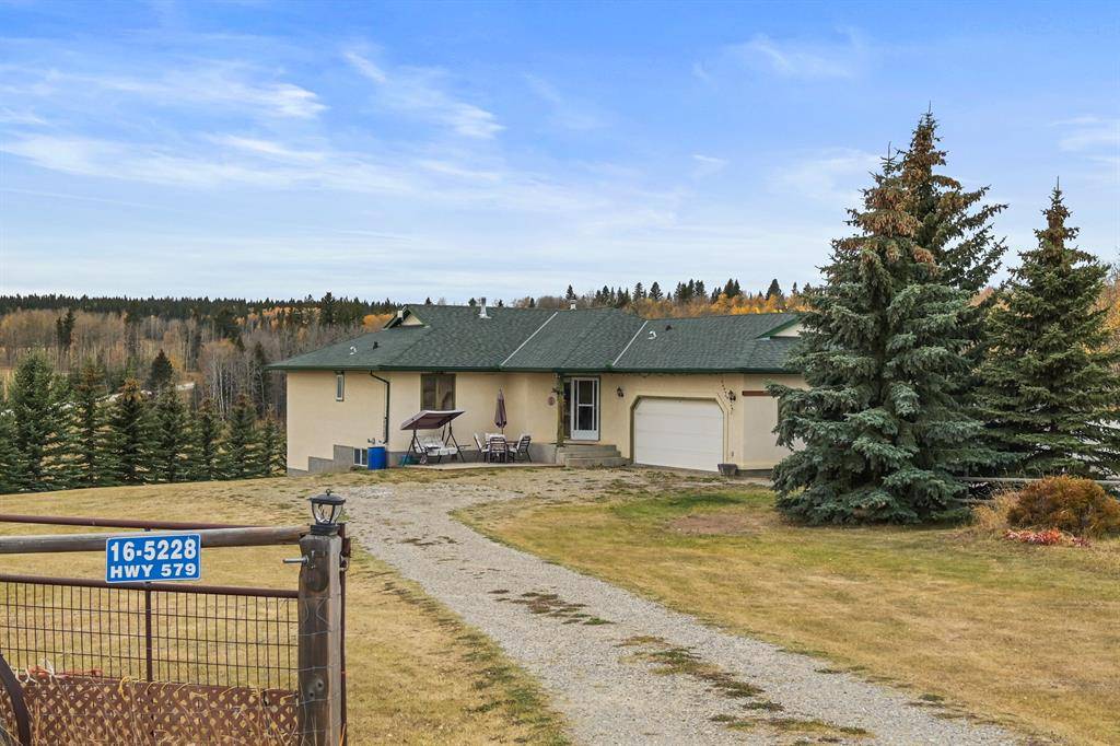 Rural Mountain View County, AB T0M 2E0,16-5228 Hwy 579