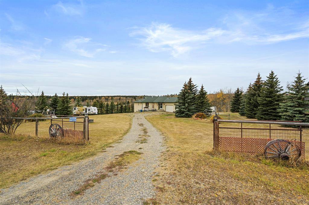 Rural Mountain View County, AB T0M 2E0,16-5228 Hwy 579