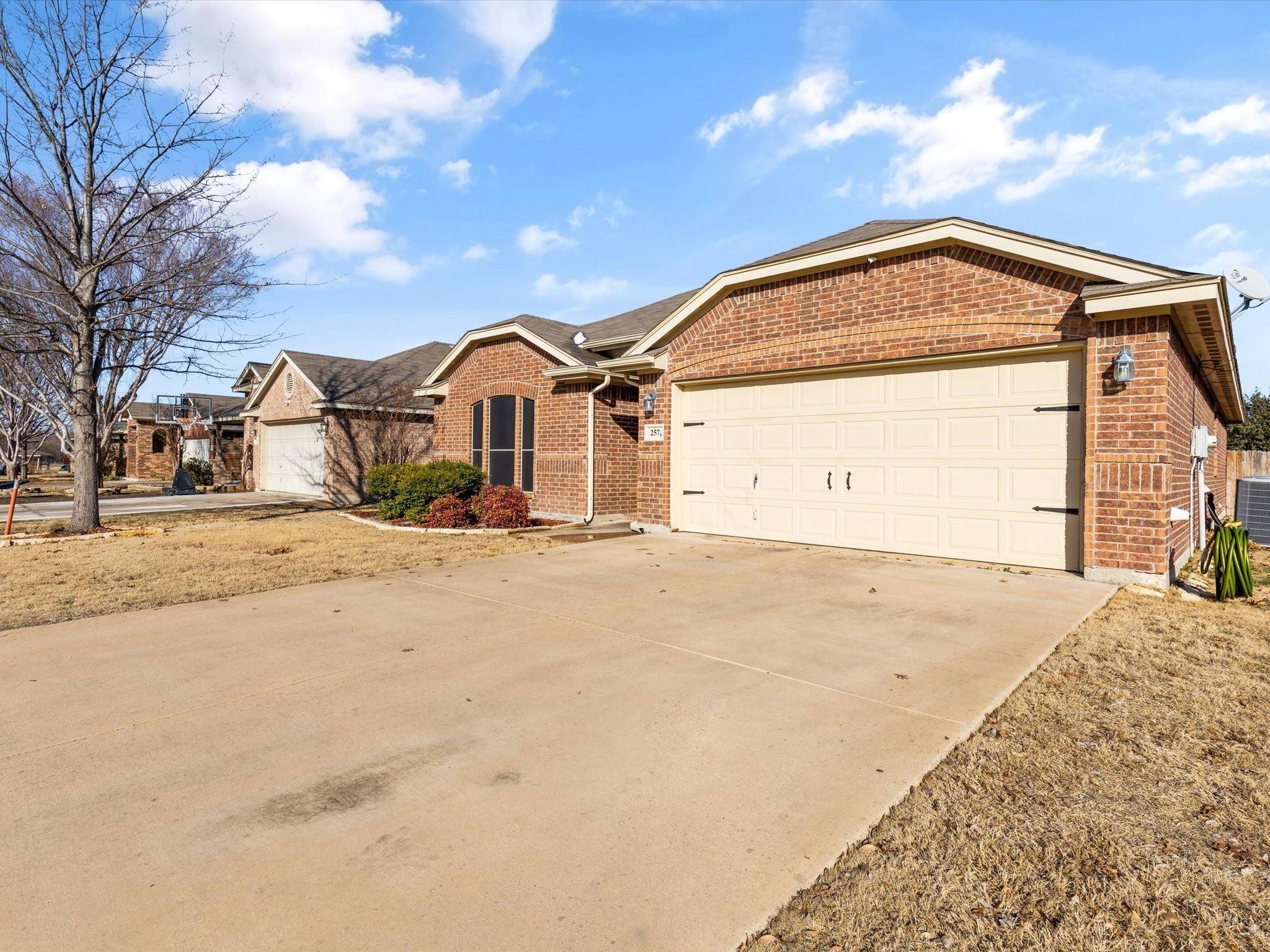 Saginaw, TX 76131,257 Spring Hollow Drive