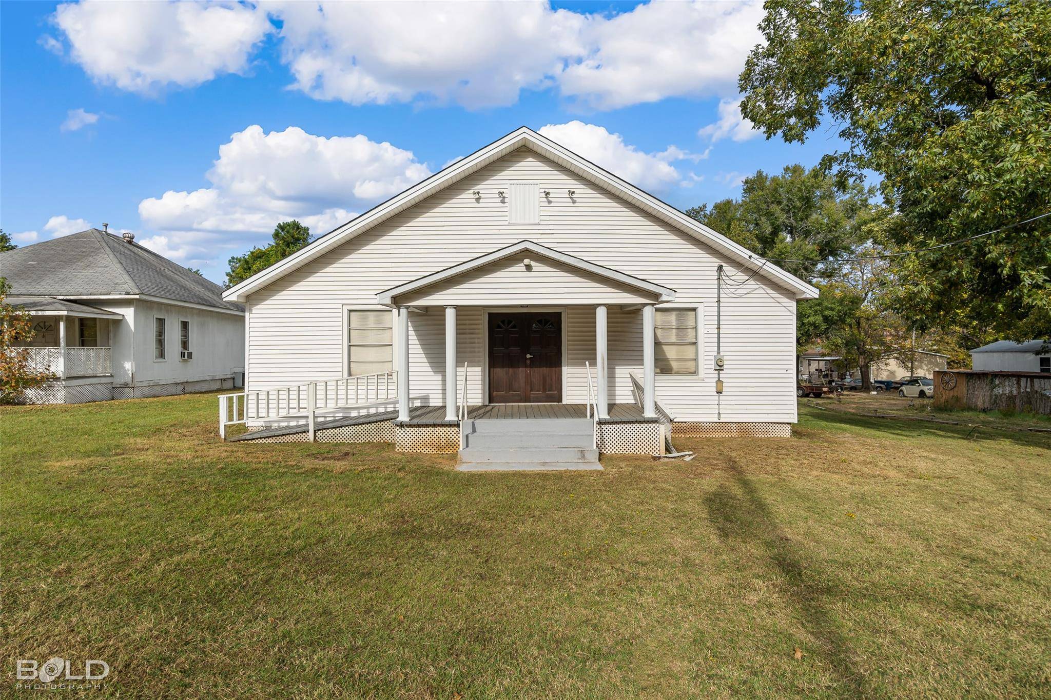 Vivian, LA 71082,107 N Pecan Street