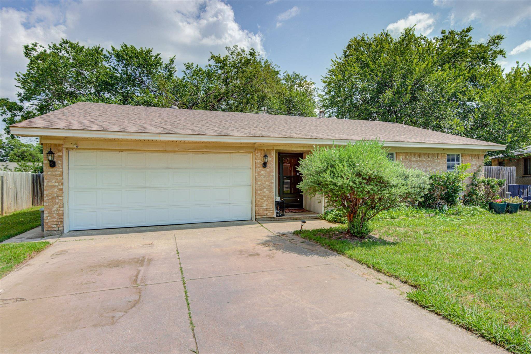 Irving, TX 75060,1907 Meadow Lark Lane