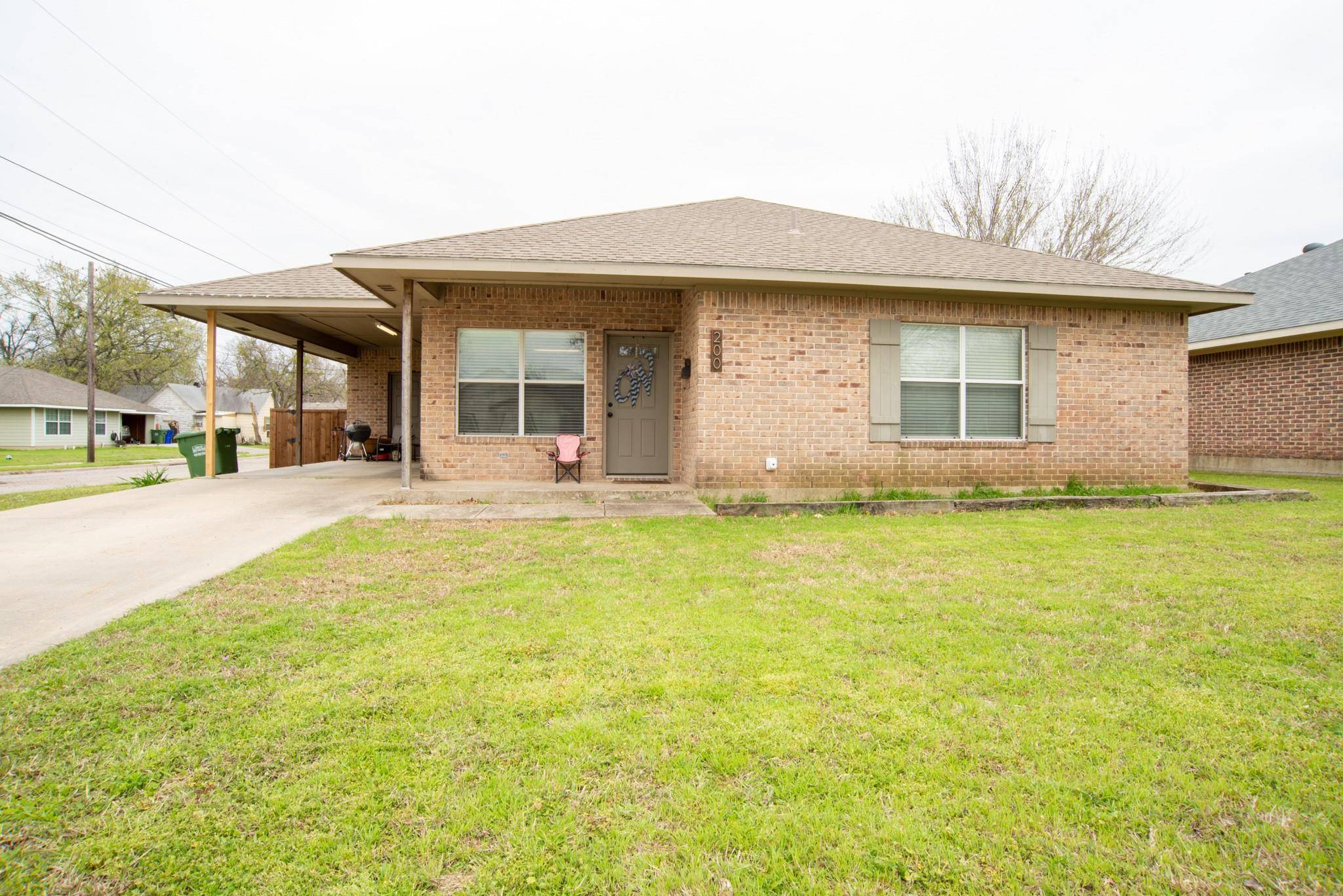 Whitesboro, TX 76273,200 2nd Street