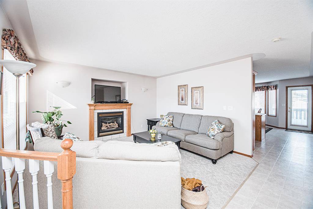 Red Deer, AB T4R 2W7,139 Lampard CRES