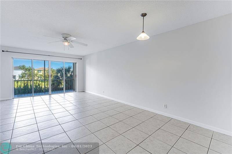 Deerfield Beach, FL 33064,1101 Crystal Lake Dr  #201