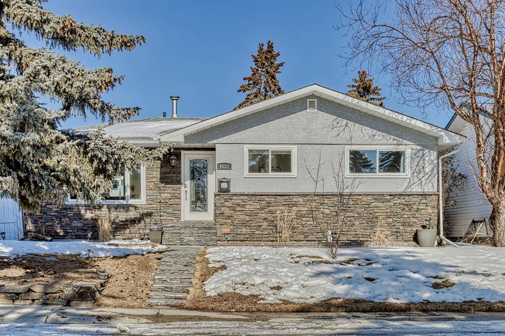 Calgary, AB T2K2H6,4652 Namaka CRES NW