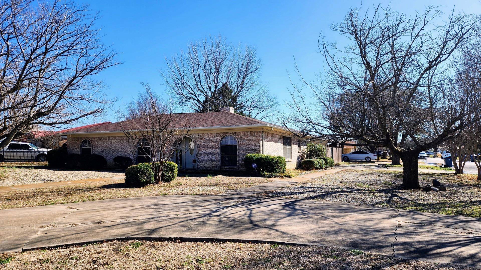 Alvarado, TX 76009,105 W Hopper Street