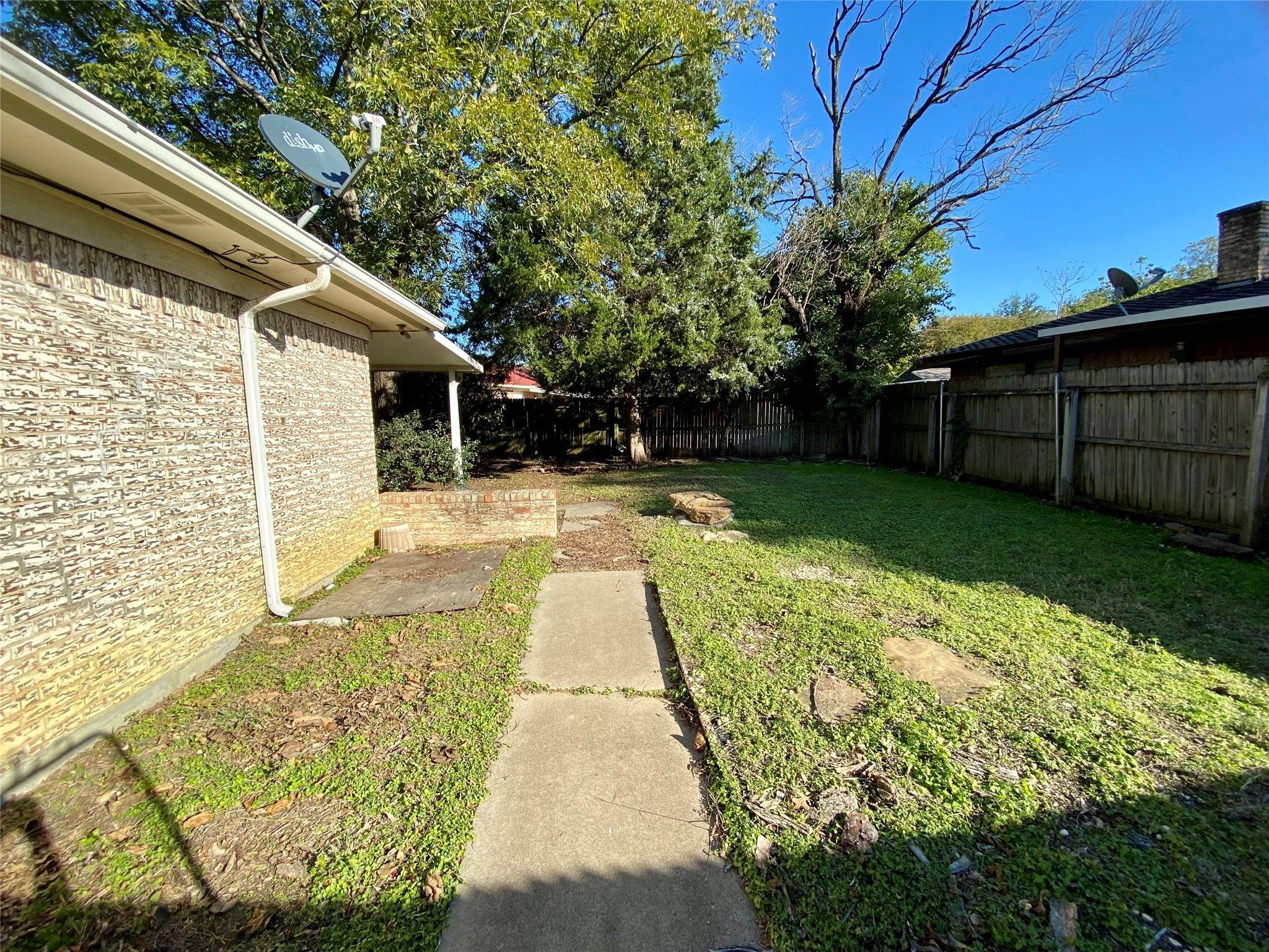 Alvarado, TX 76009,105 W Hopper Street