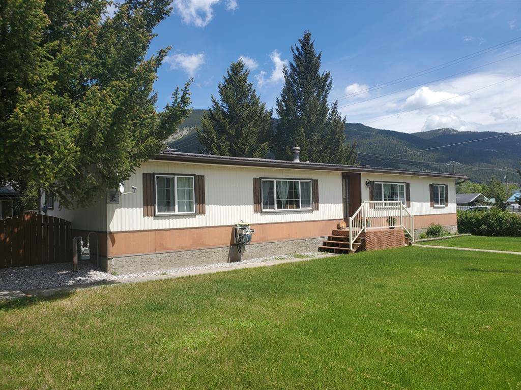 Blairmore, AB T0K 0E0,2106 119th ST