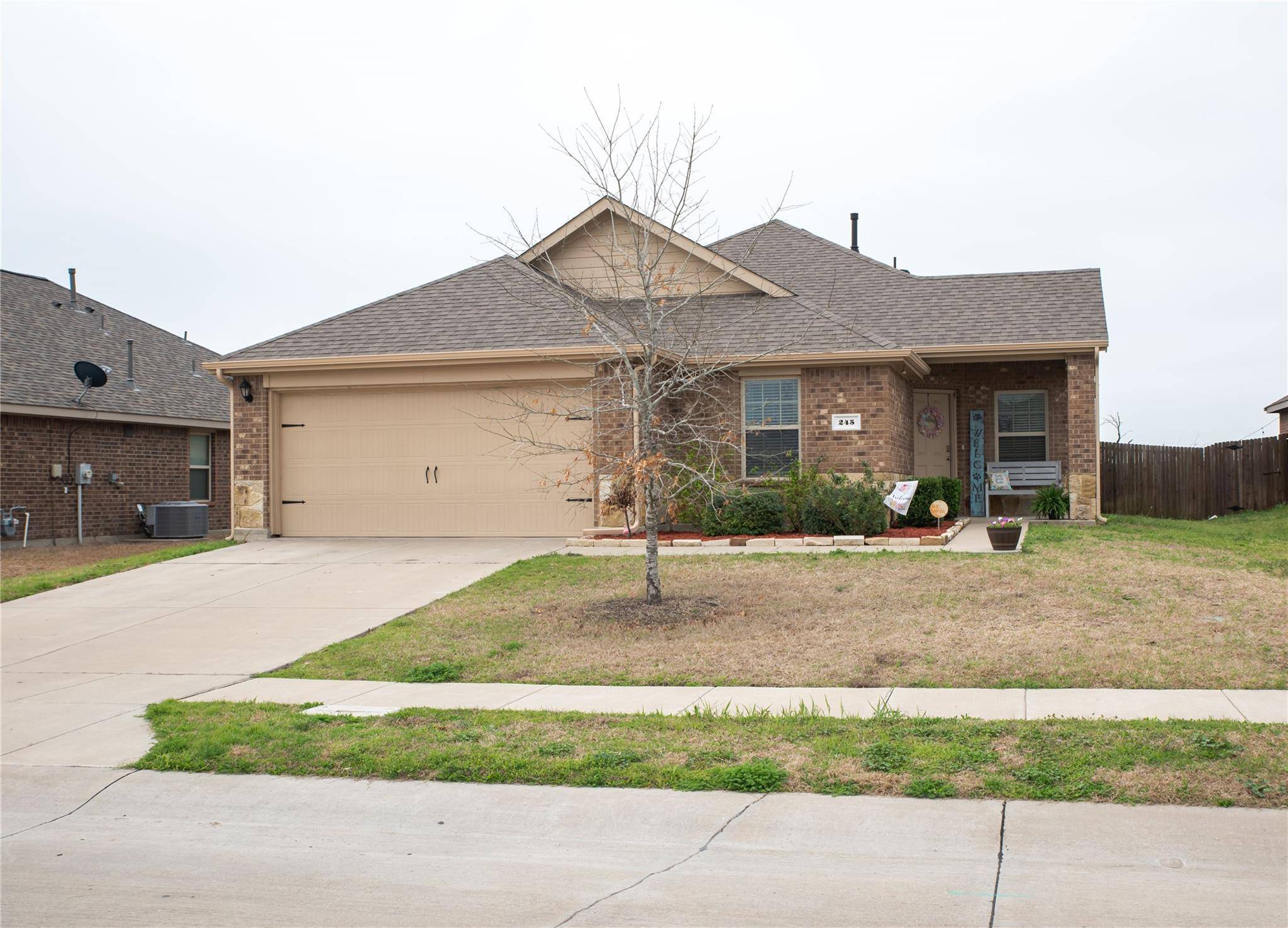 Waxahachie, TX 75165,245 Thoroughbred Street