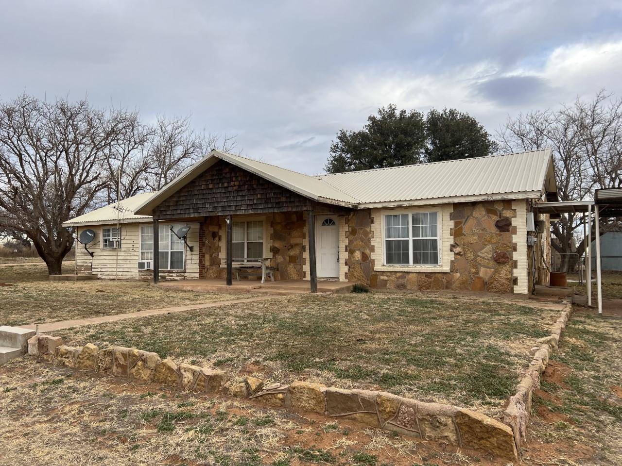 Roby, TX 79543,507 E South 1st