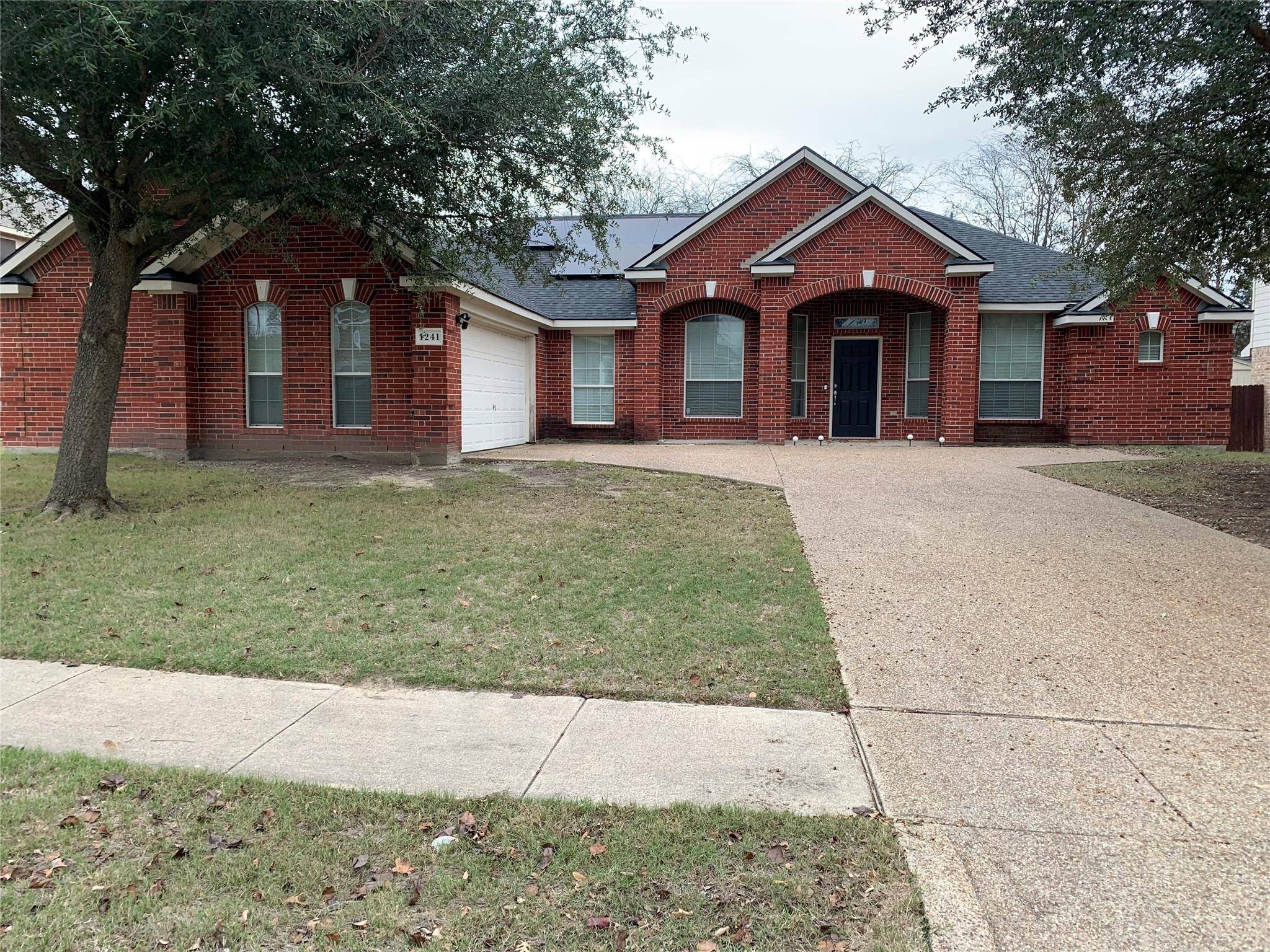 Desoto, TX 75115,1241 Boysenberry Drive