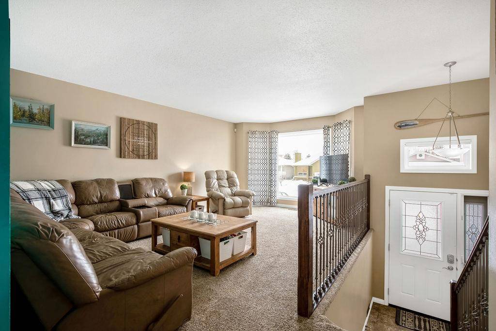 High River, AB T1V 1L8,1510 10 AVE SE