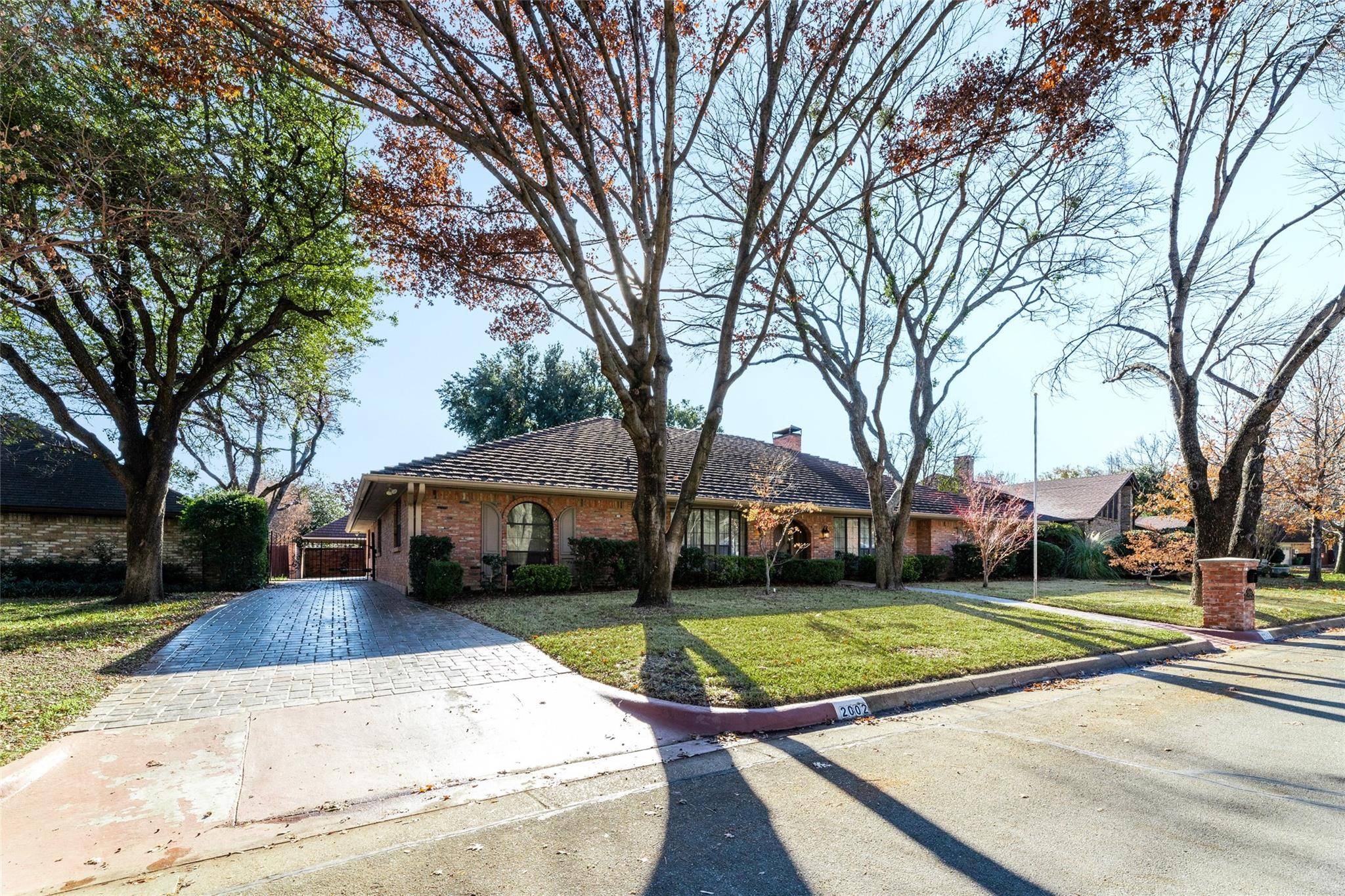 Arlington, TX 76006,2002 Shadow Ridge Drive