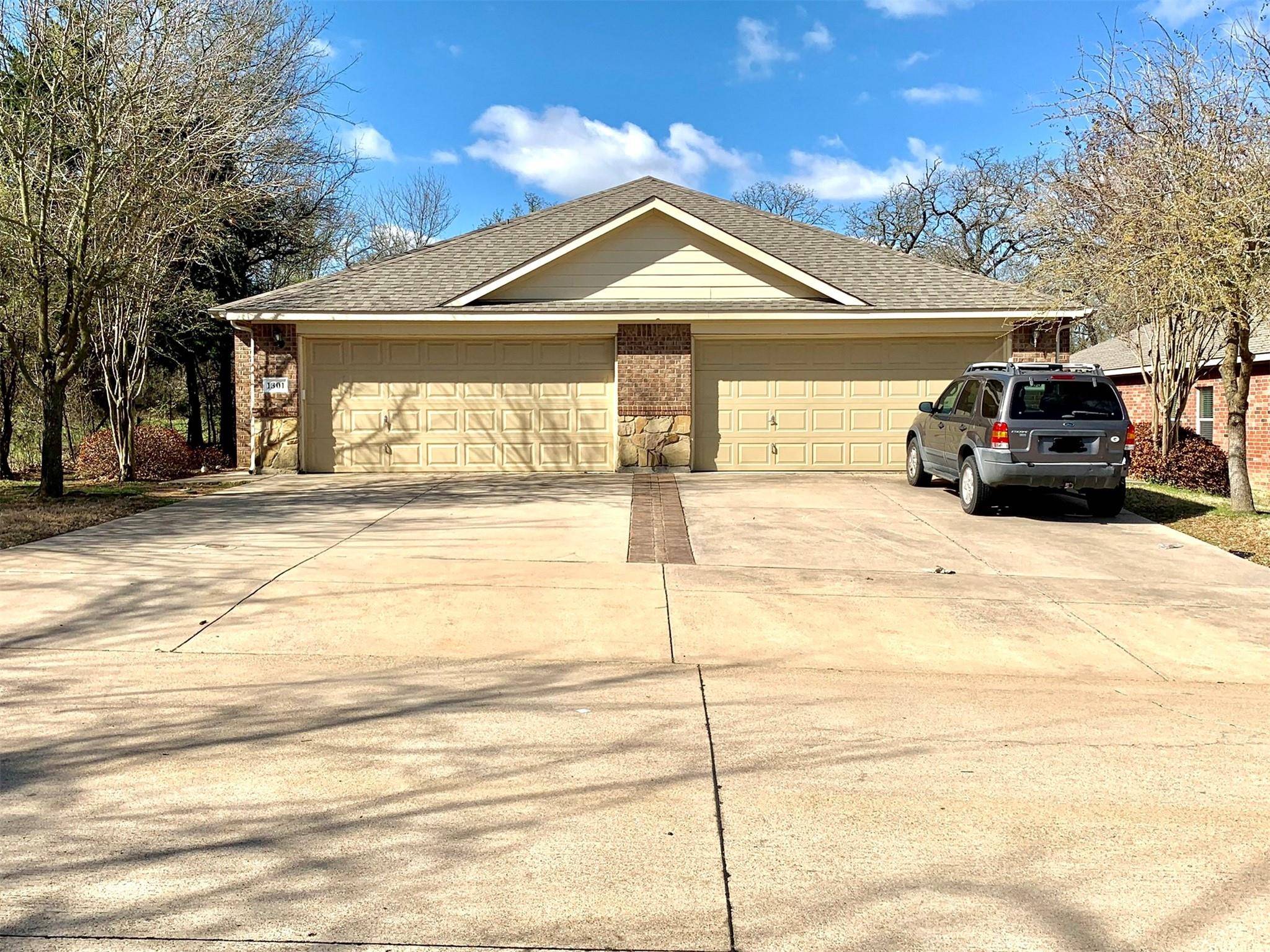 Mansfield, TX 76063,1303 Ravenwood Drive