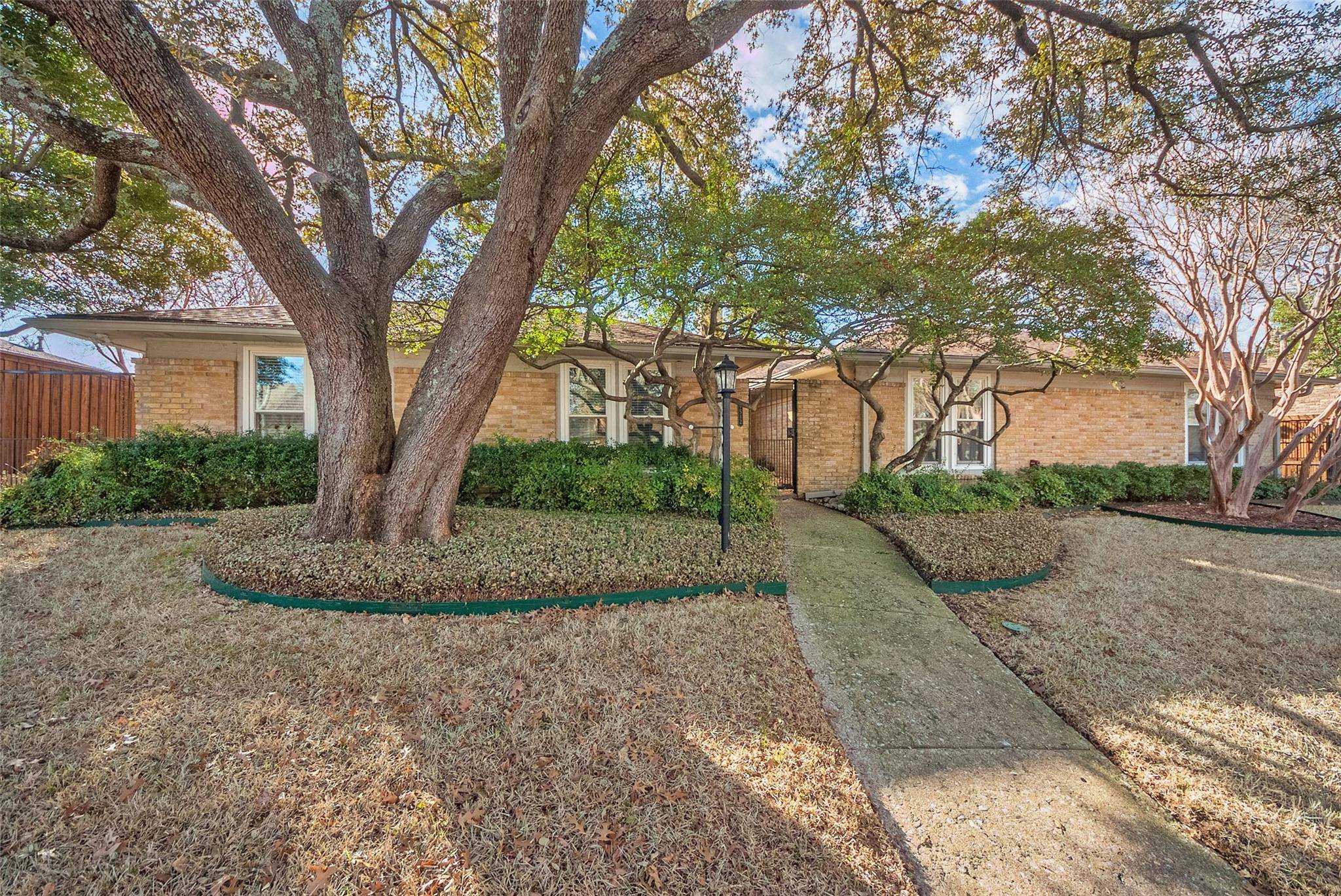 Dallas, TX 75238,9512 Summerhill Lane