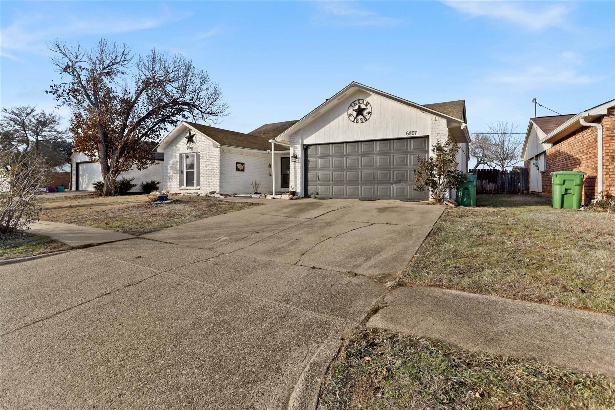 Arlington, TX 76016,6807 Blackberry Drive