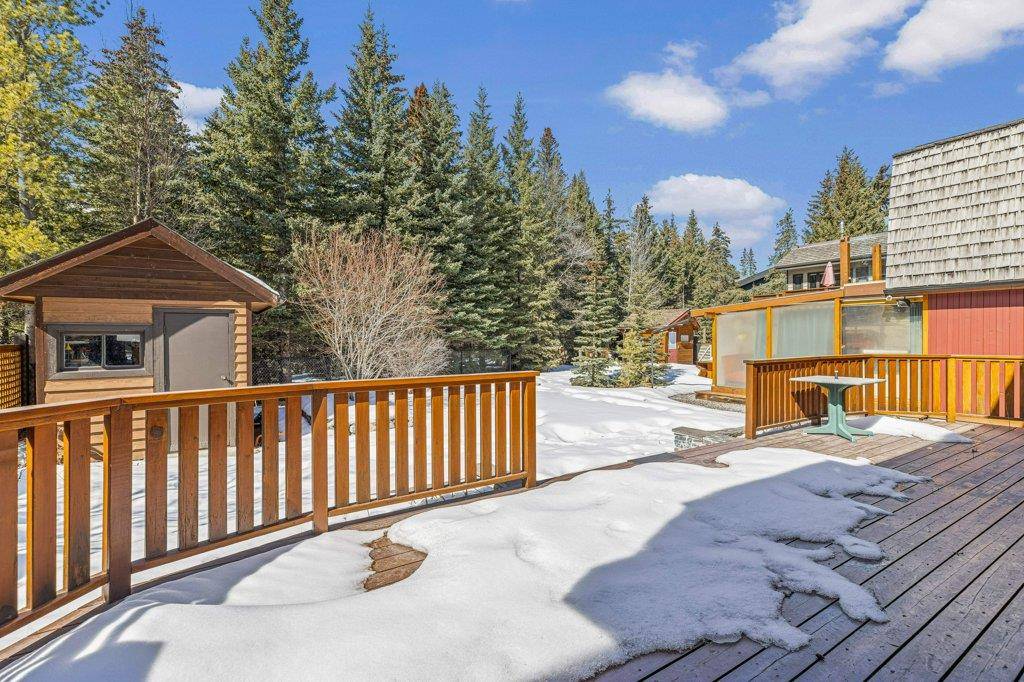 Canmore, AB T1W 1R3,8 Railway AVE