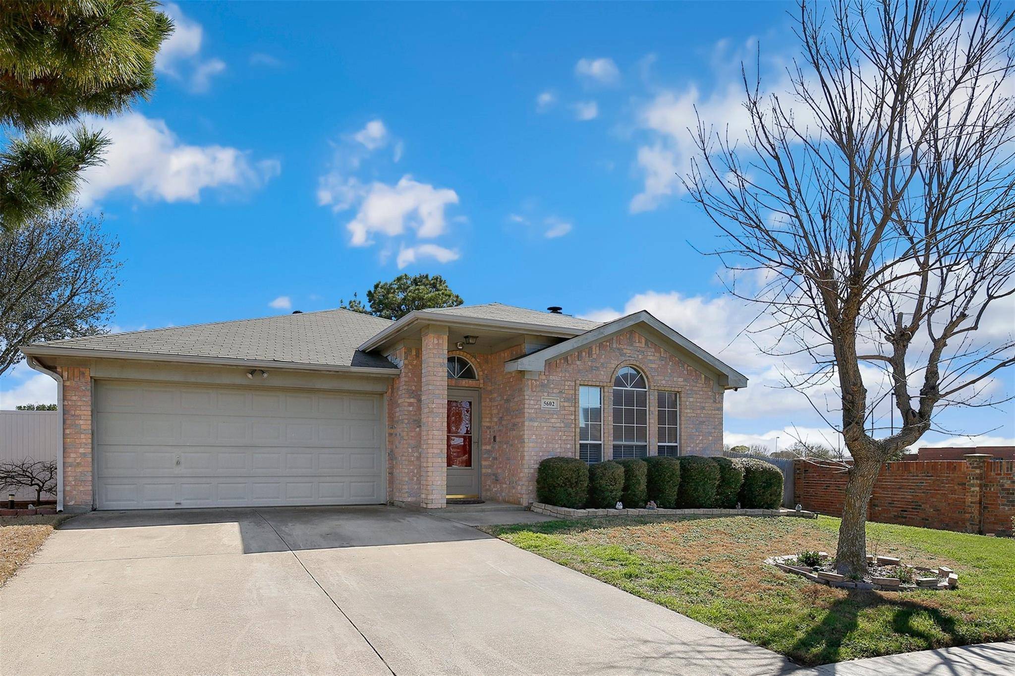 Arlington, TX 76017,5602 Alicante Drive