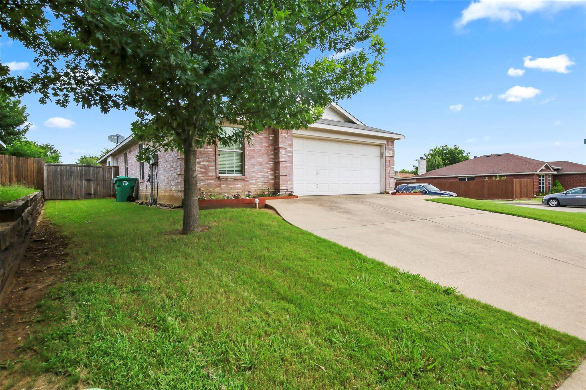 Denton, TX 76207,921 Dixon Lane