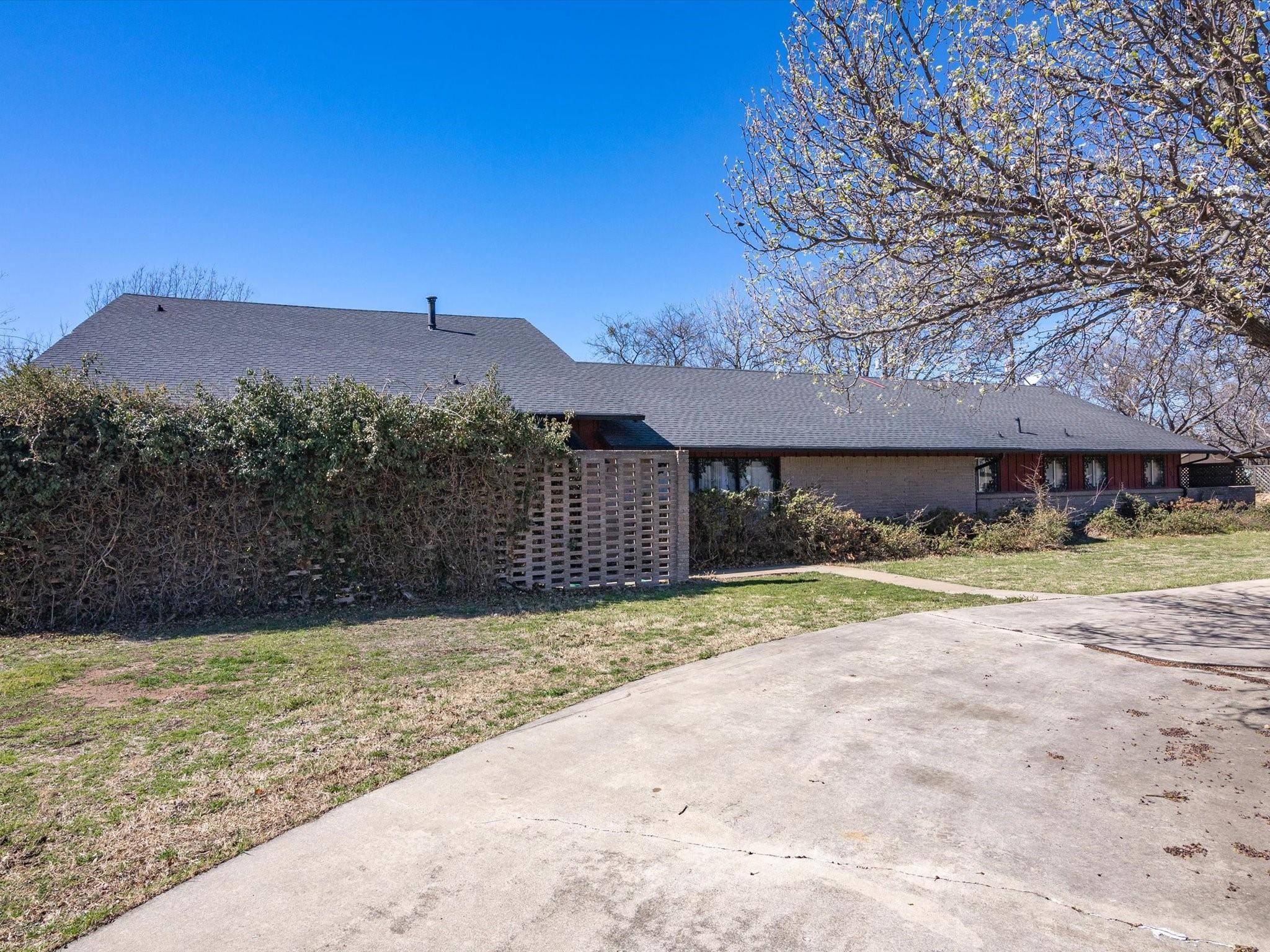 Decatur, TX 76234,500 S Cowan Street