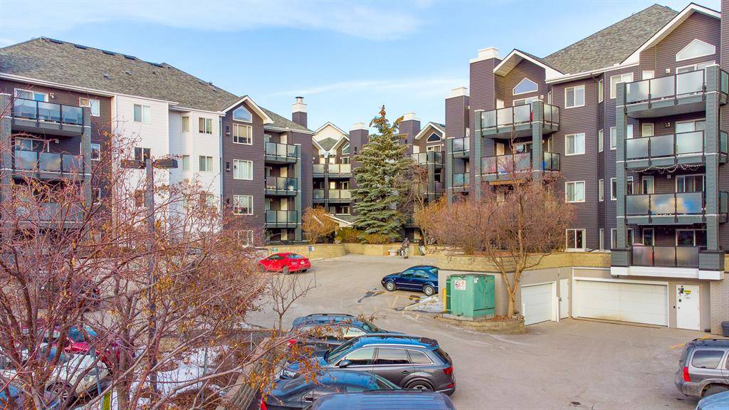 Calgary, AB T3H 3K6,20 Sierra Morena Mews SW #111