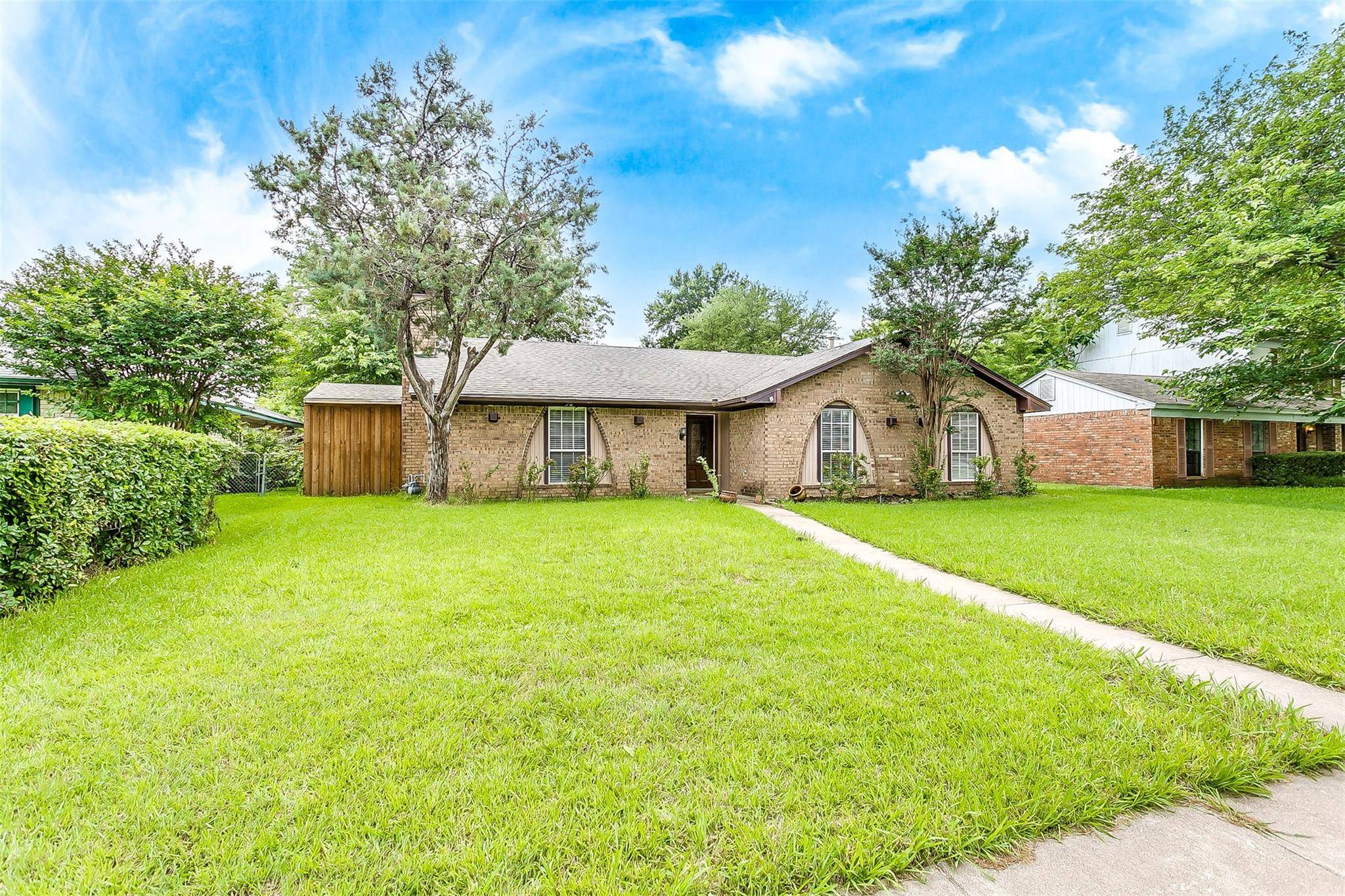 Dallas, TX 75249,7110 Bayberry Lane