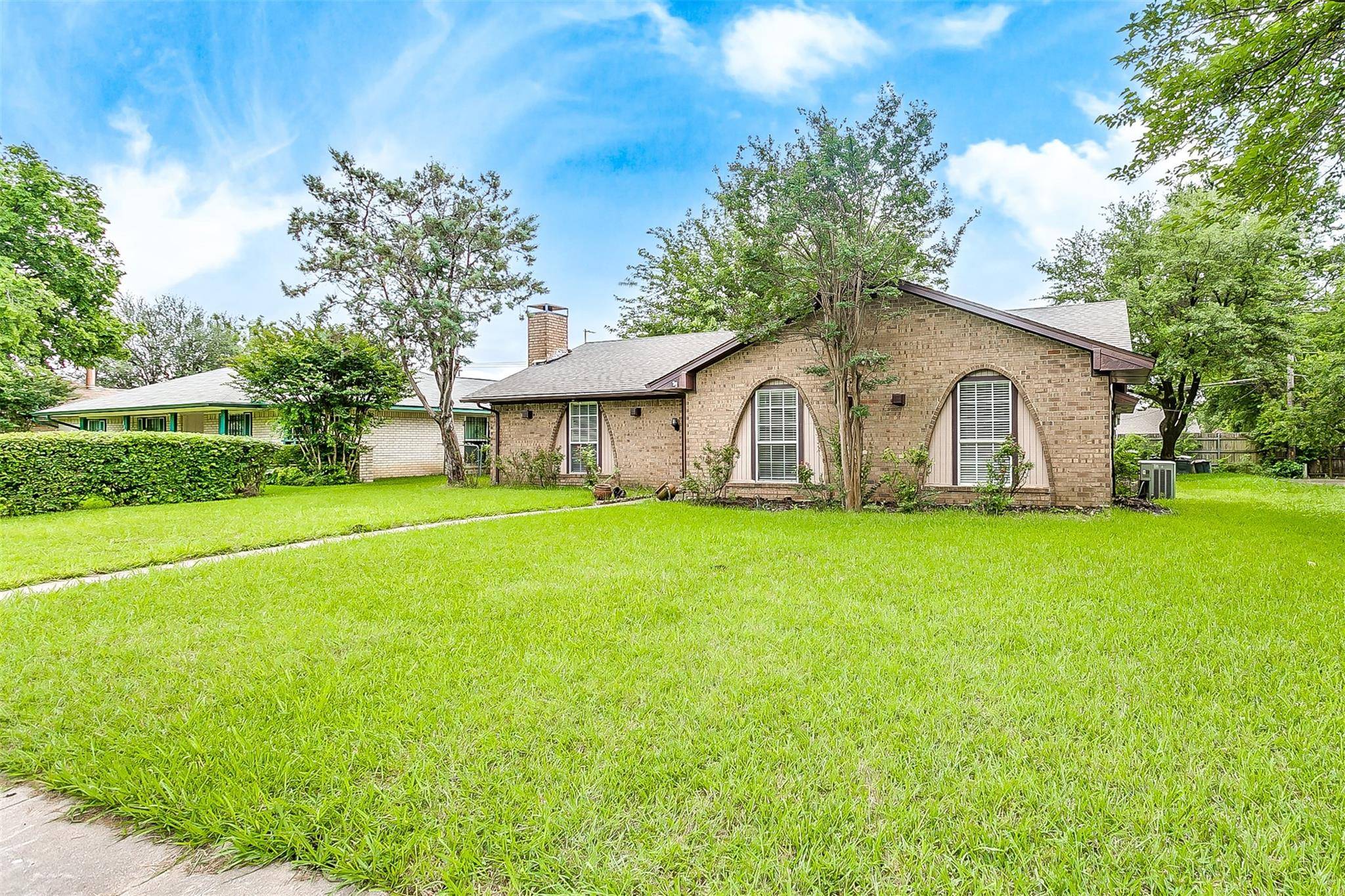 Dallas, TX 75249,7110 Bayberry Lane