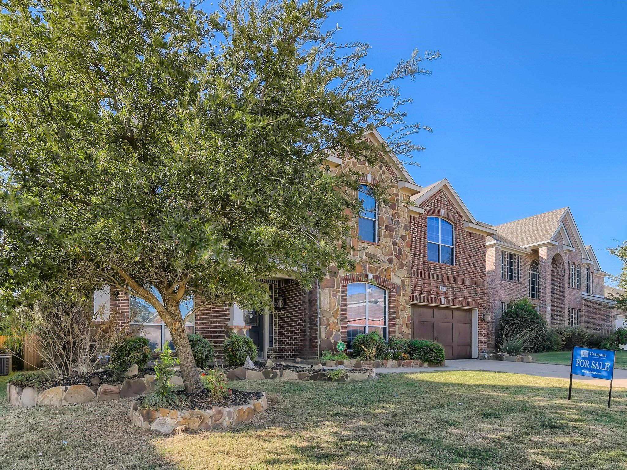 Burleson, TX 76028,916 Peach Lane