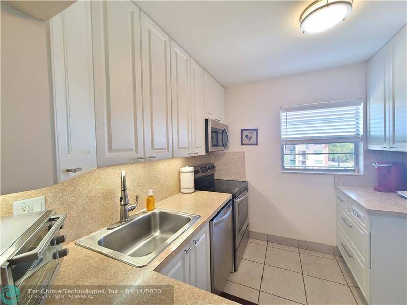 Lauderdale Lakes, FL 33313,2951 NW 46th Ave  #406