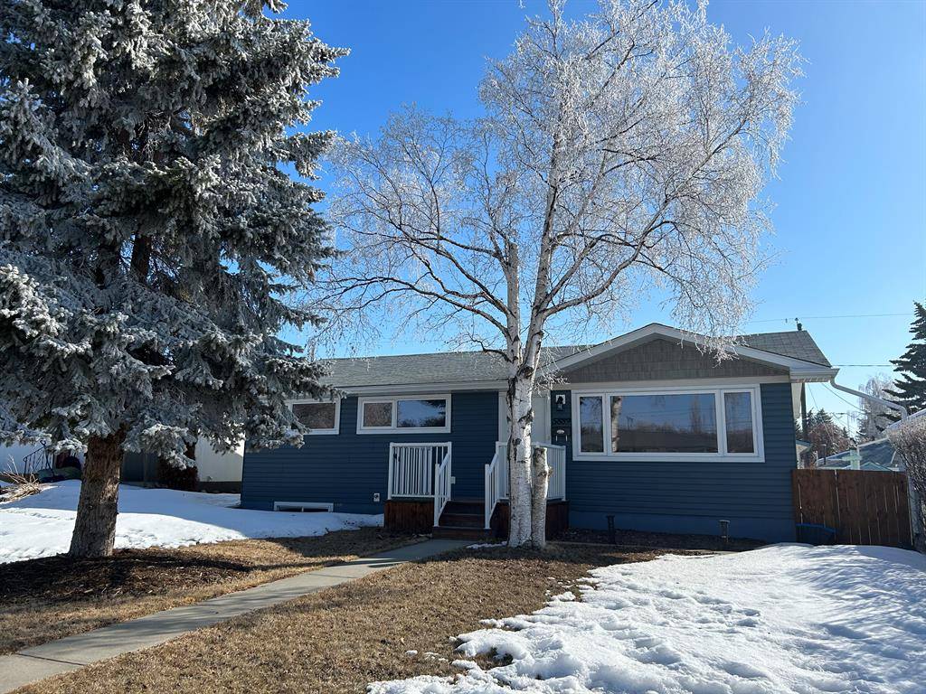 Red Deer, AB T4N 1E7,5889 West Park CRES