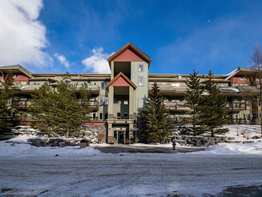 Canmore, AB T1W 3J2,109 Montane RD #312