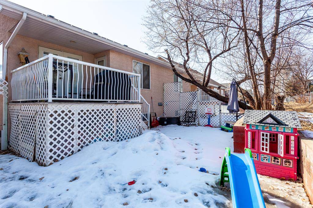 Medicine Hat, AB T1A7E6,28 Taylor Mews SE