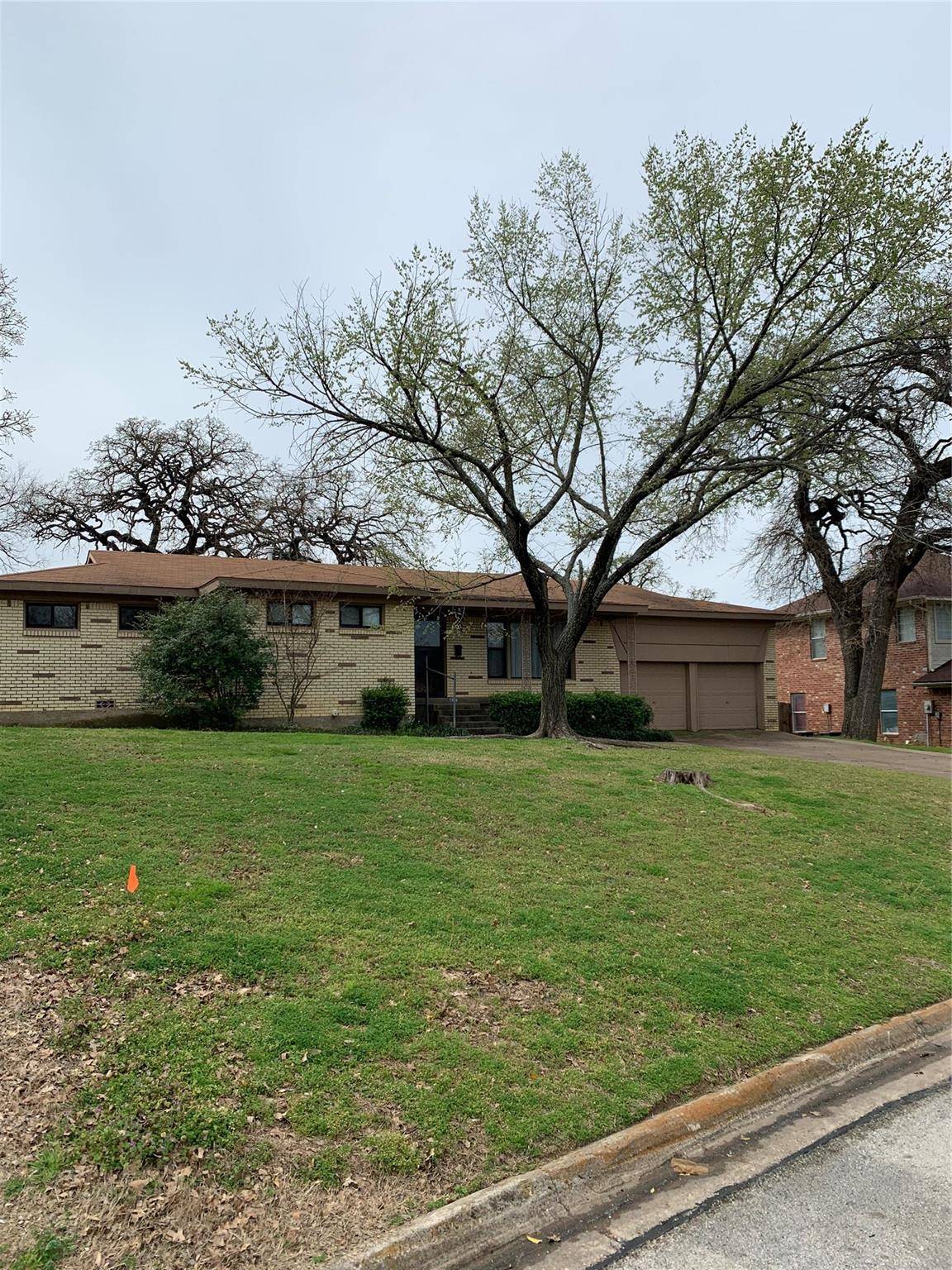 Bedford, TX 76022,204 Cheryl Avenue