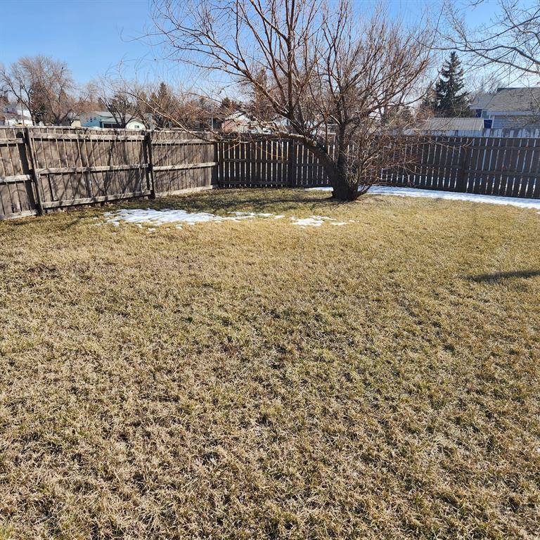 Coaldale, AB T1M1H7,2125 22 AVE